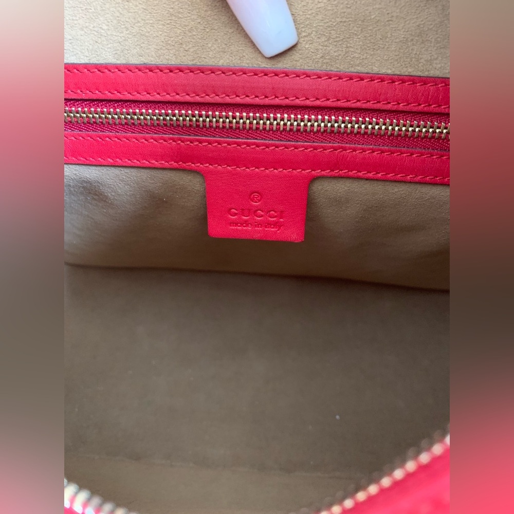 Gucci Red and Tan Shoulder Bag with GG Monogram - Picture 6 of 11